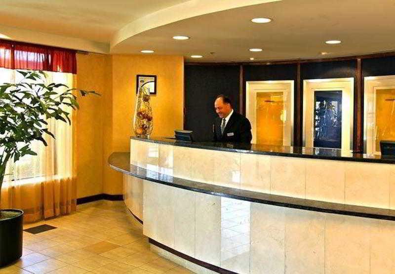 Courtyard By Marriott Canton Северен Кантон Екстериор снимка