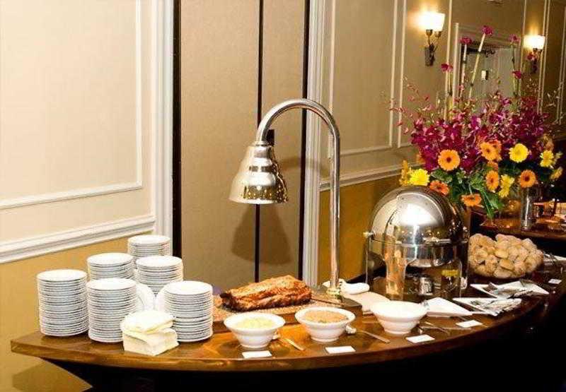 Courtyard By Marriott Canton Северен Кантон Екстериор снимка