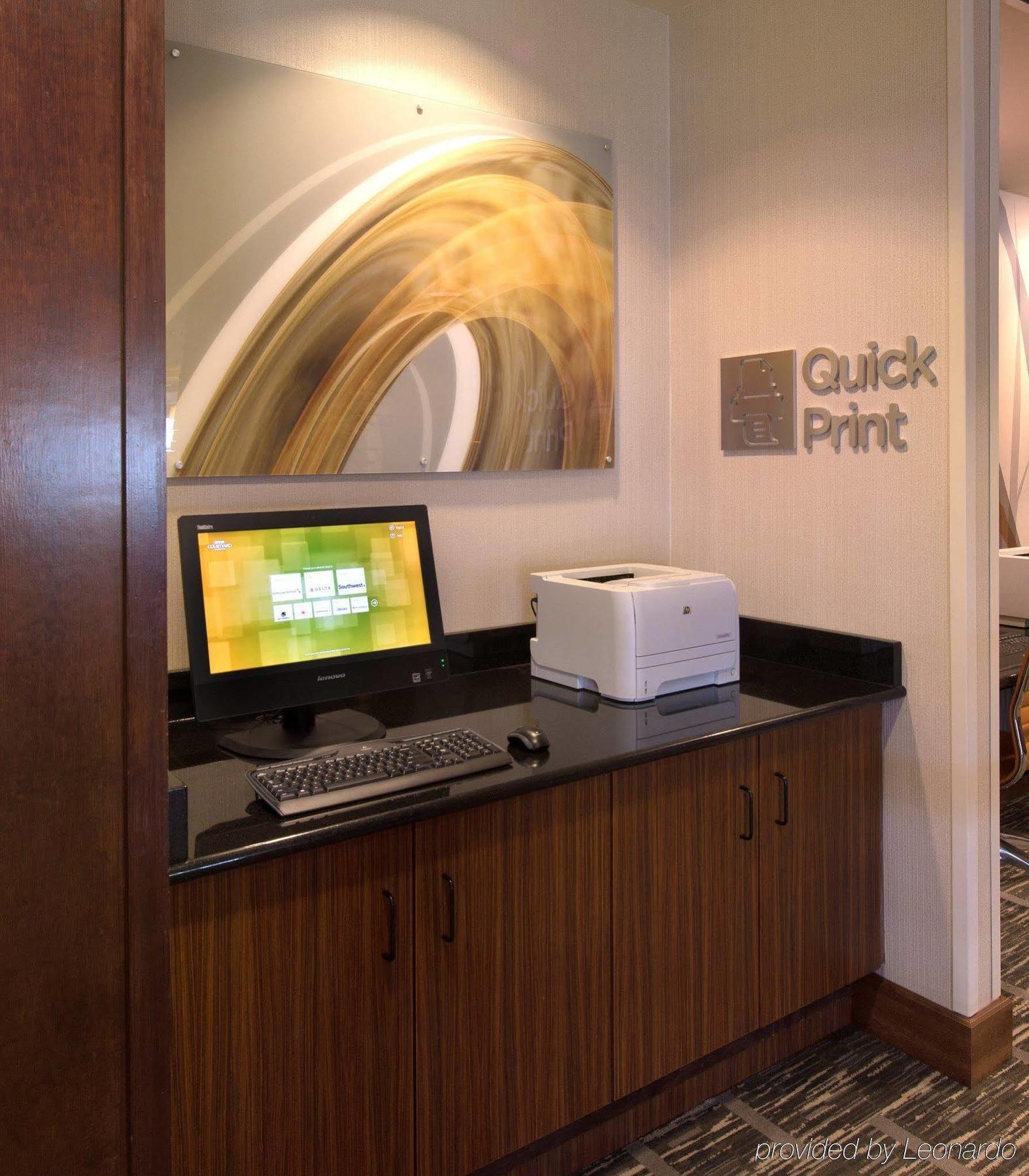 Courtyard By Marriott Canton Северен Кантон Екстериор снимка
