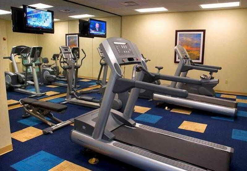 Courtyard By Marriott Canton Северен Кантон Екстериор снимка